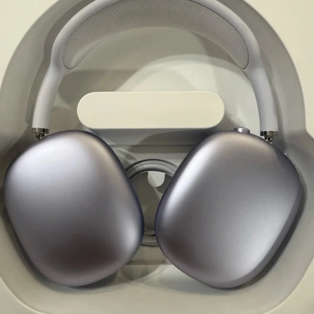 Apple Vision Pro Stereo Headset in Purple ( Brand new never used )
